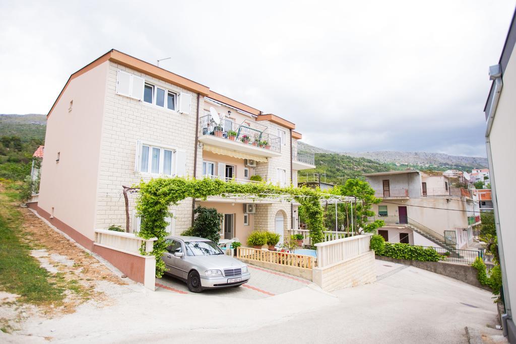 Apartments Sara Podstrana Exterior foto